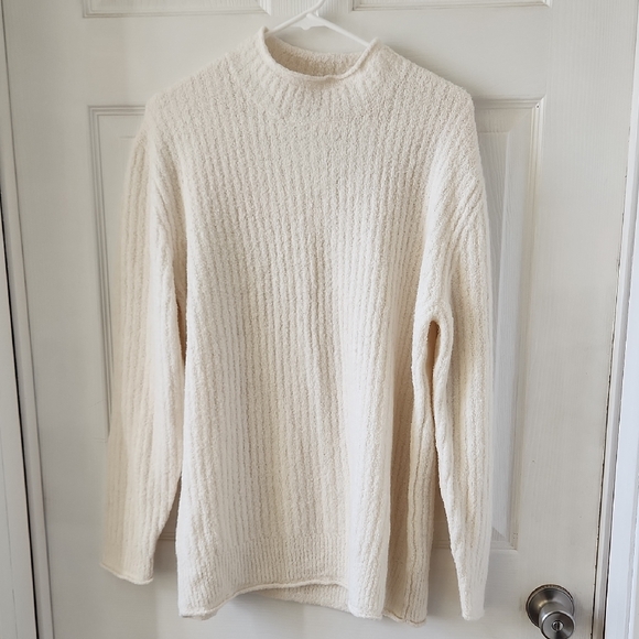 L.L. Bean Cream Turtleneck Sweater - Picture 1 of 1